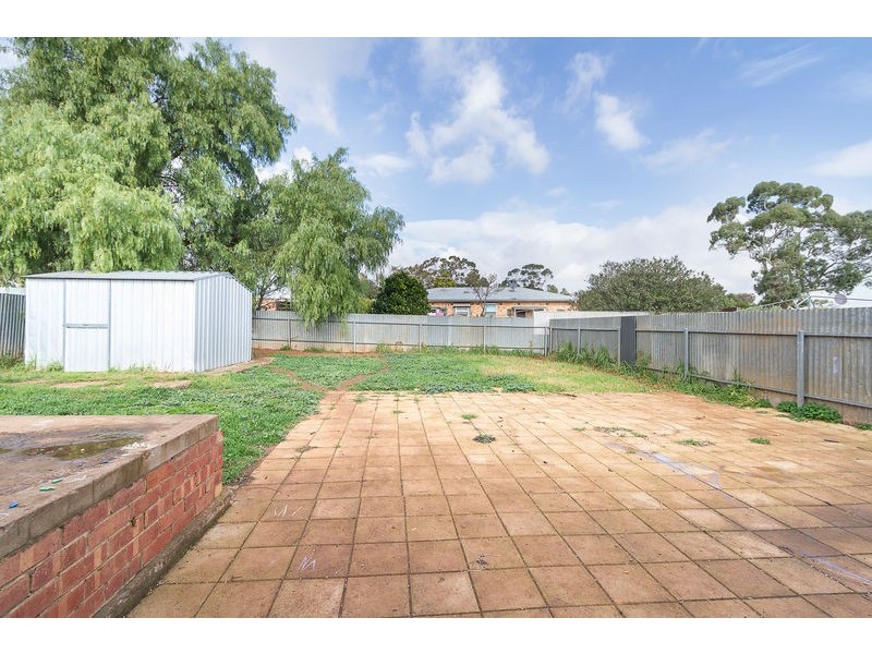 16 Midlow Road, Elizabeth Downs SA 5113