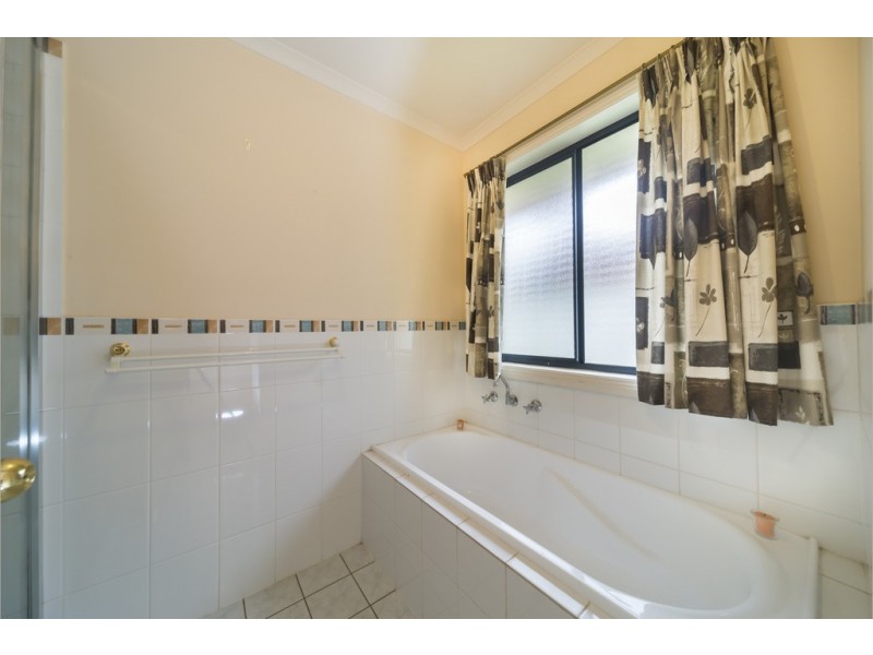 2 Lucy Drive, Munno Para West SA 5115