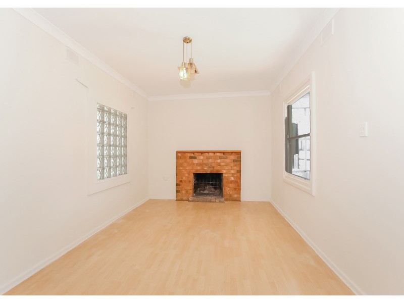 8 PARHAM STREET, Elizabeth Downs SA 5113