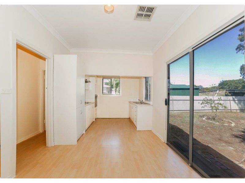 8 PARHAM STREET, Elizabeth Downs SA 5113