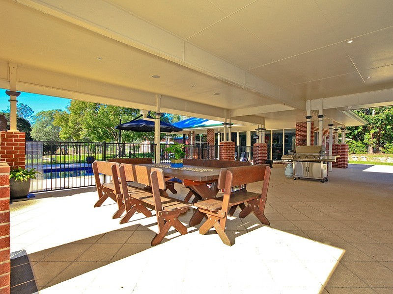 1 Kilgour Road, Camp Mountain QLD 4520