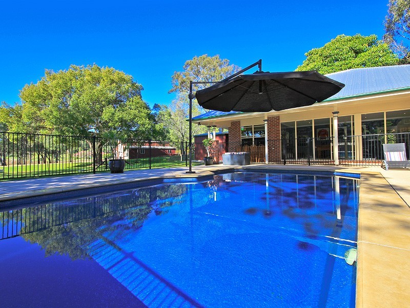 1 Kilgour Road, Camp Mountain QLD 4520