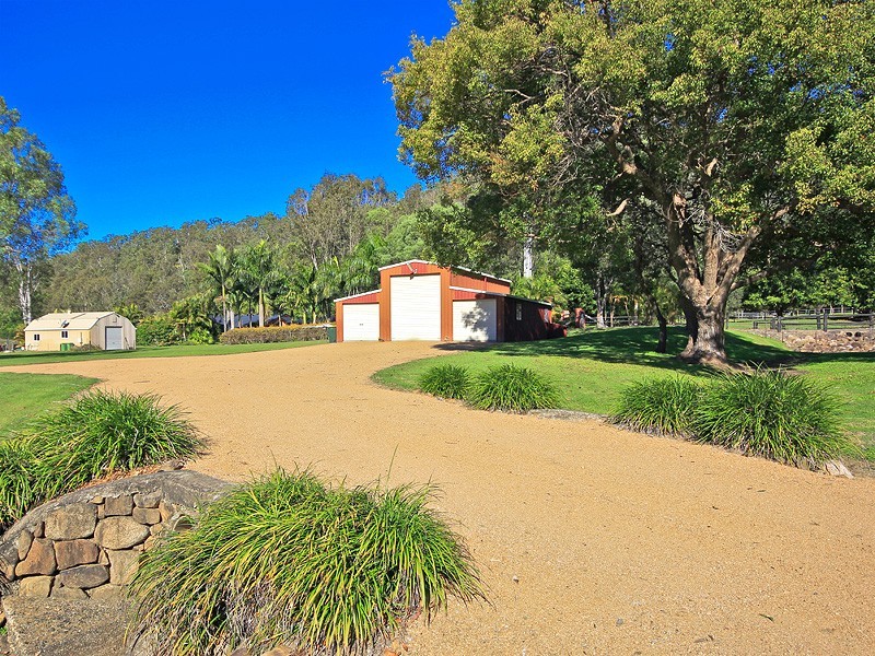 1 Kilgour Road, Camp Mountain QLD 4520