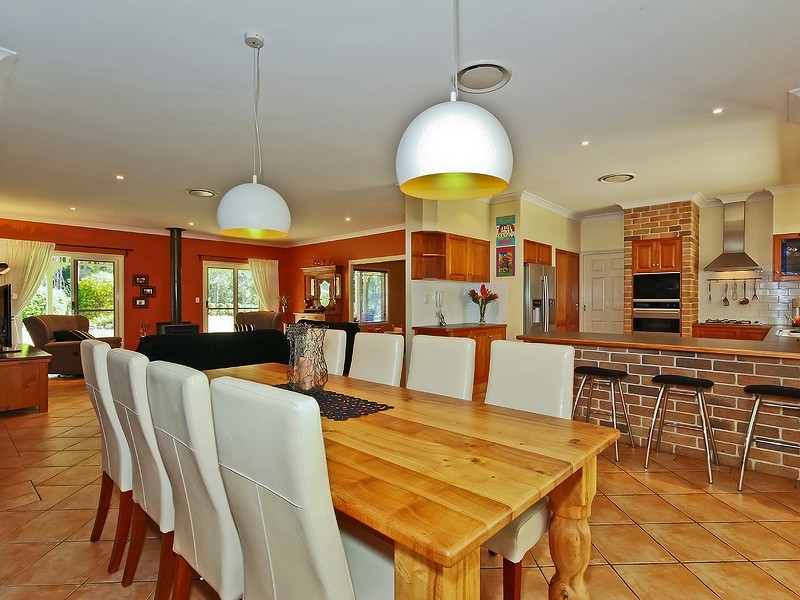 1 Kilgour Road, Camp Mountain QLD 4520