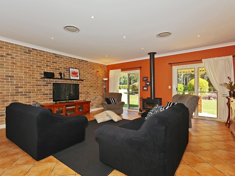 1 Kilgour Road, Camp Mountain QLD 4520