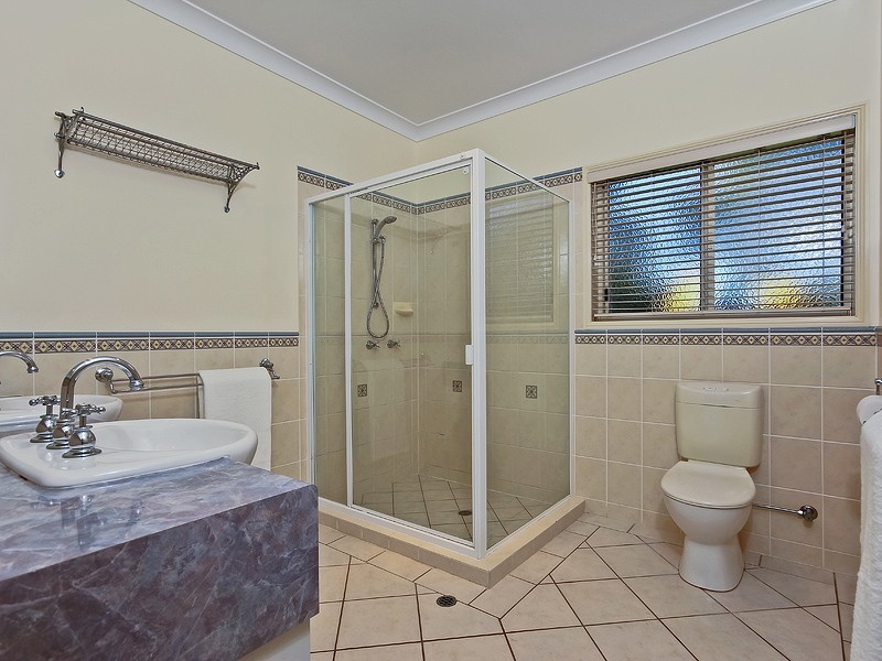 1 Kilgour Road, Camp Mountain QLD 4520