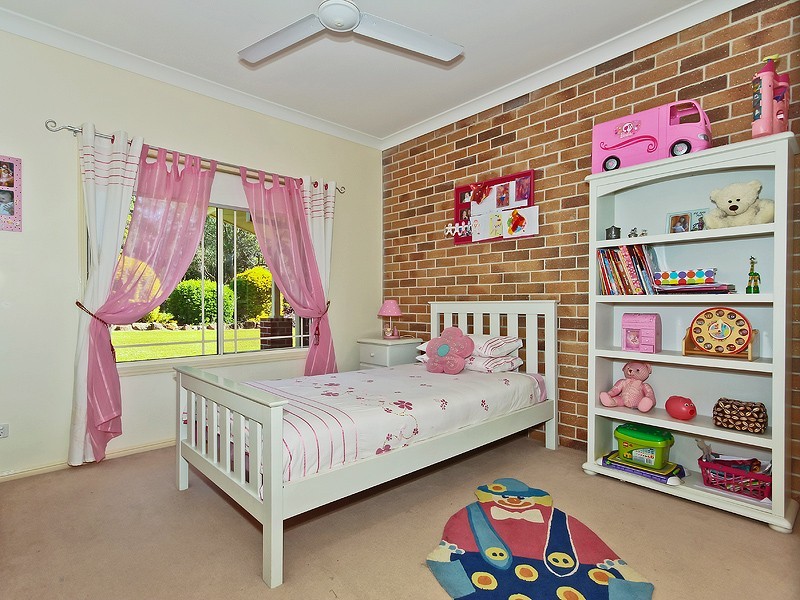 1 Kilgour Road, Camp Mountain QLD 4520