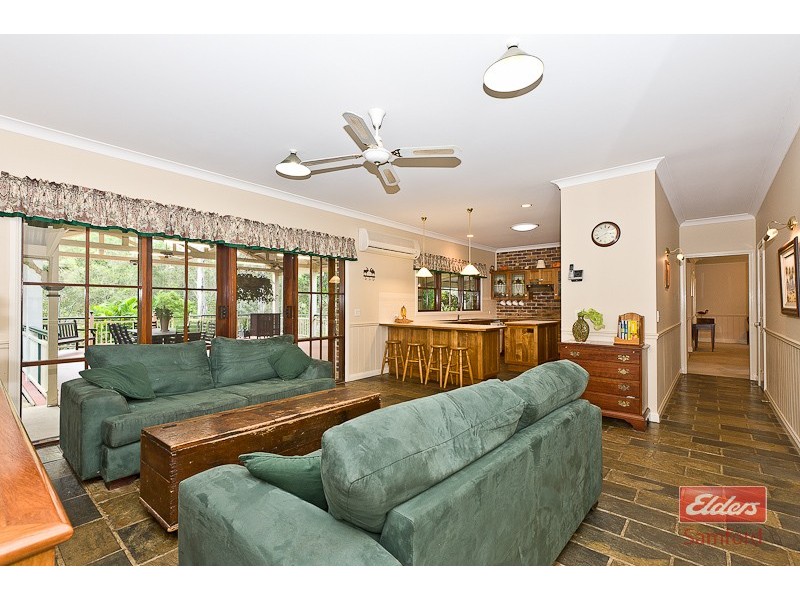 7 Winchester Avenue, Wights Mountain QLD 4520