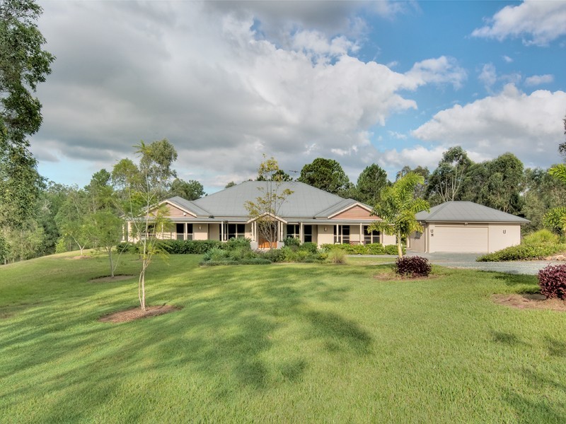 6 Kay Drive, Samford Valley QLD 4520