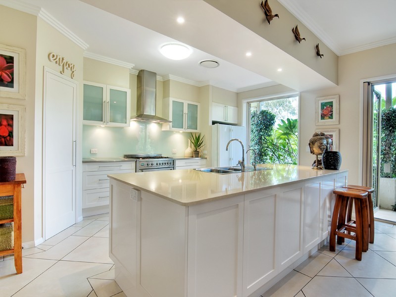 6 Kay Drive, Samford Valley QLD 4520