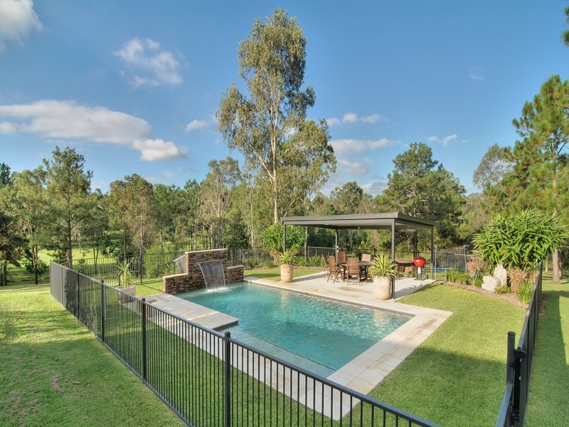 6 Kay Drive, Samford Valley QLD 4520