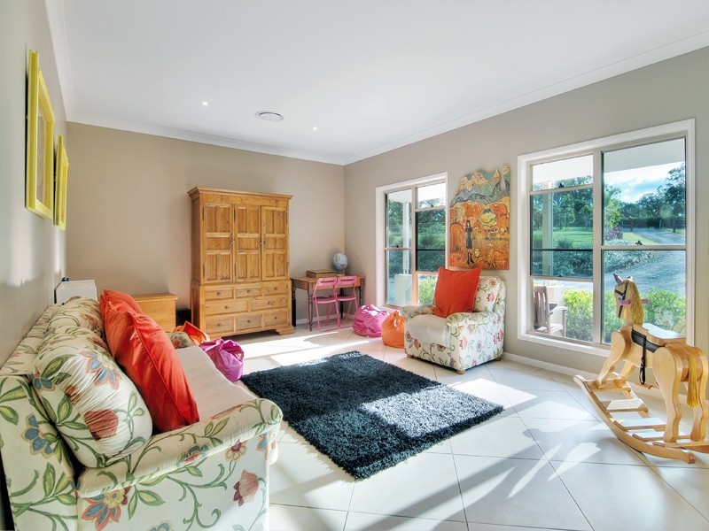 6 Kay Drive, Samford Valley QLD 4520