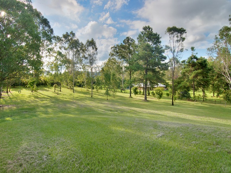 6 Kay Drive, Samford Valley QLD 4520