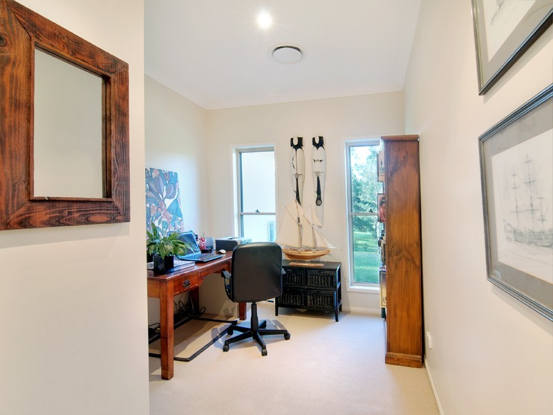 6 Kay Drive, Samford Valley QLD 4520