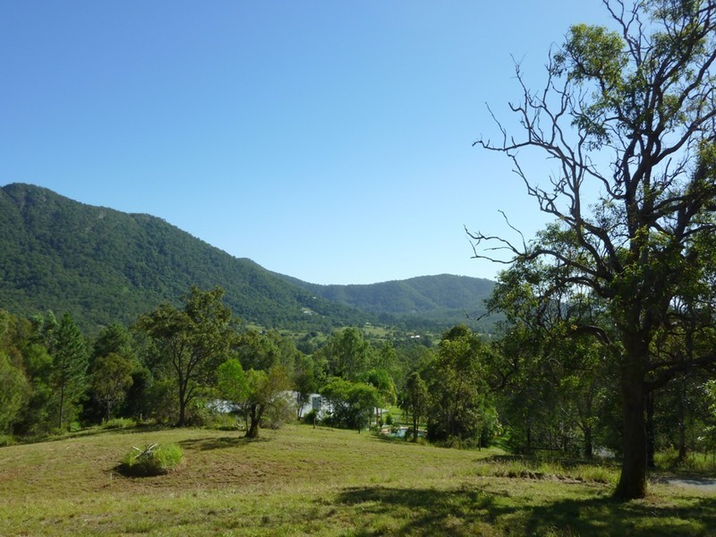 14 Rosewarne Lane, Mount Samson QLD 4520