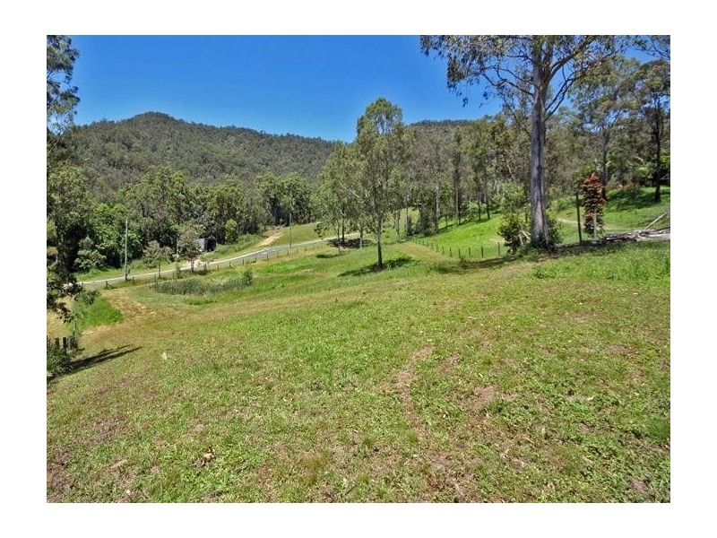 2 Lyell Court, Mount Samson QLD 4520