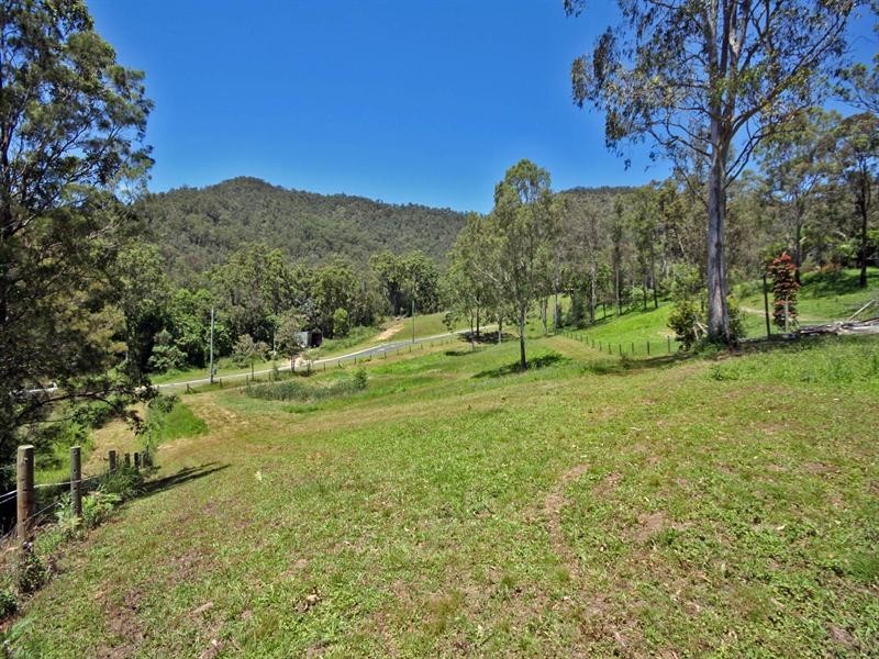 2 Lyell Court, Mount Samson QLD 4520