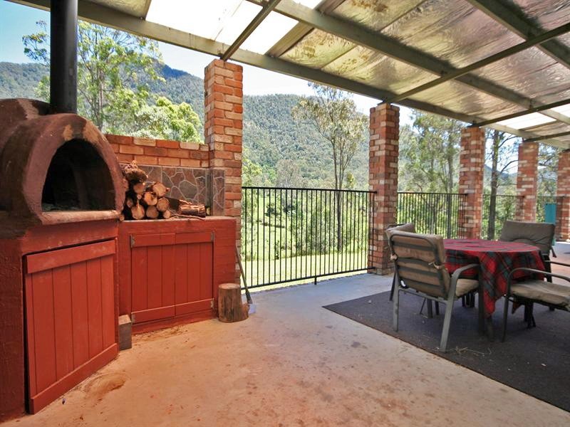 2 Lyell Court, Mount Samson QLD 4520