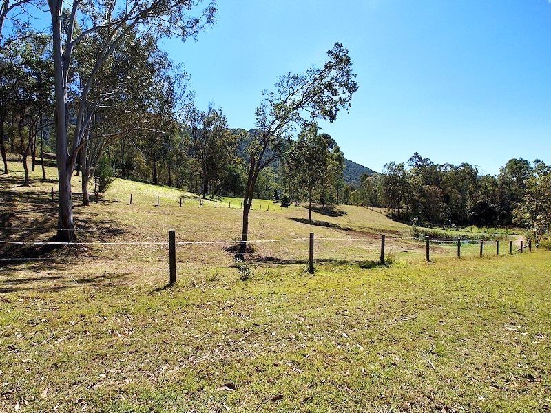 2 Lyell Court, Mount Samson QLD 4520