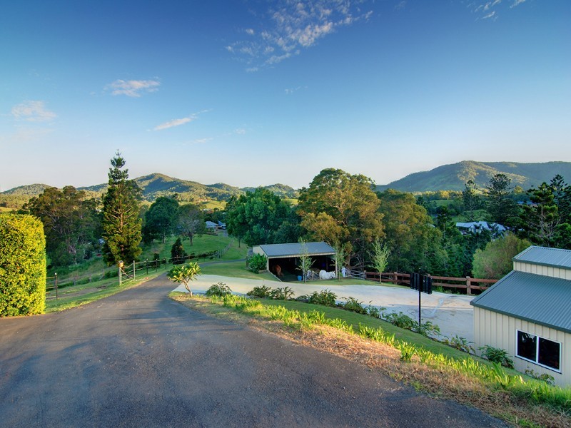 11 Lacebark Court, Cedar Creek QLD 4520