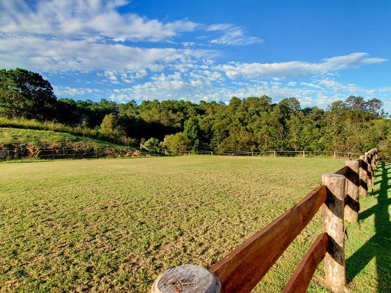 11 Lacebark Court, Cedar Creek QLD 4520