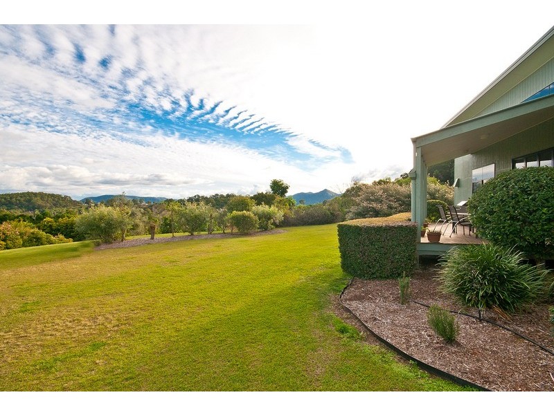 653 Clear Mountain Road, Clear Mountain QLD 4500