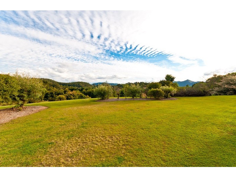 653 Clear Mountain Road, Clear Mountain QLD 4500
