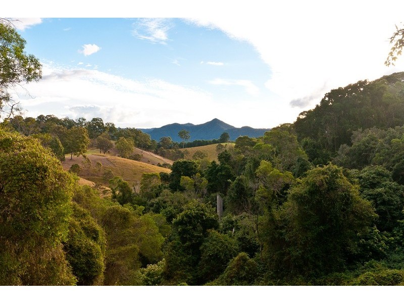 653 Clear Mountain Road, Clear Mountain QLD 4500