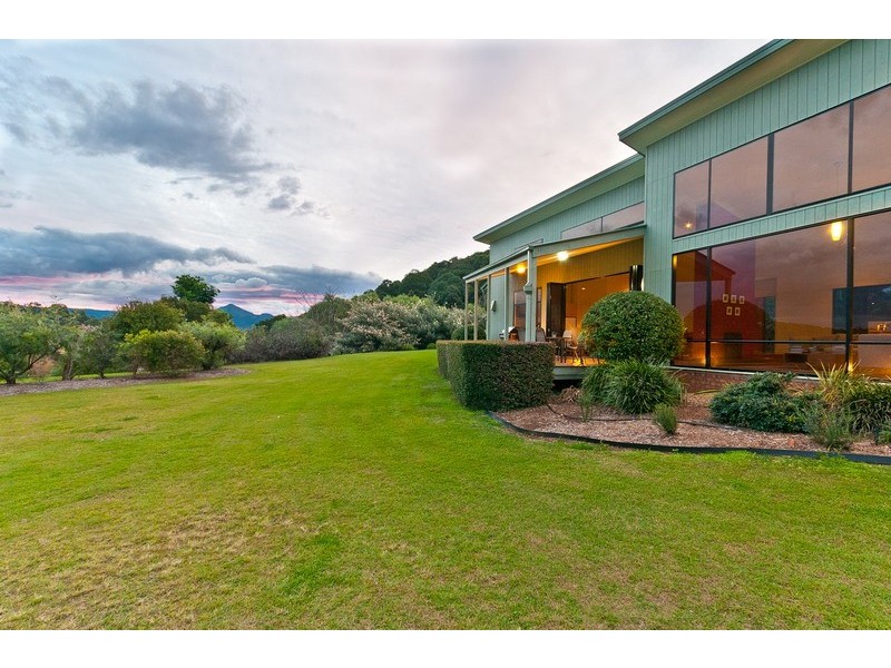 653 Clear Mountain Road, Clear Mountain QLD 4500