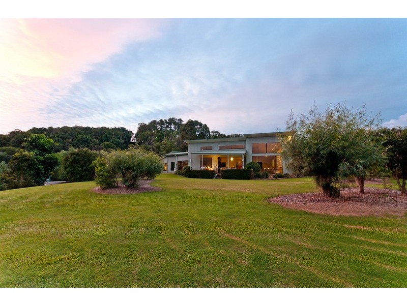 653 Clear Mountain Road, Clear Mountain QLD 4500