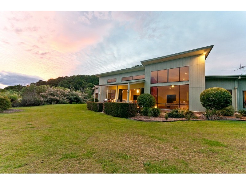 653 Clear Mountain Road, Clear Mountain QLD 4500