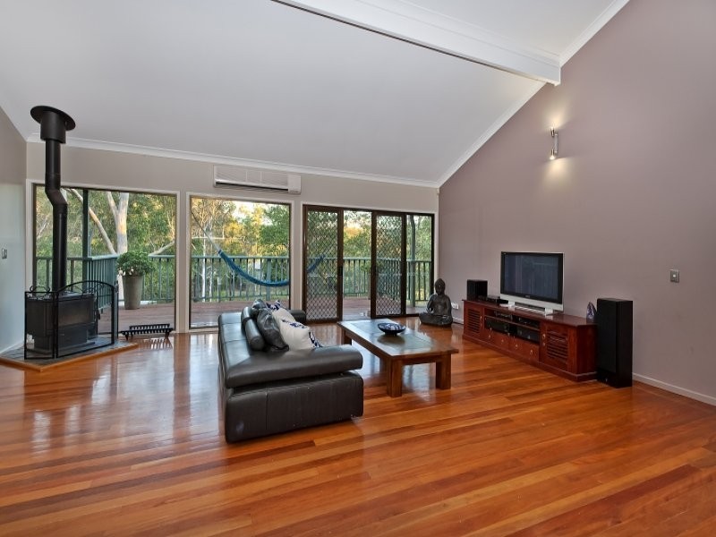 9 Mary Orr Court, Camp Mountain QLD 4520