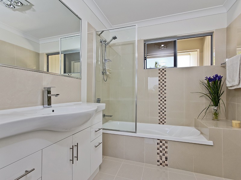 44  Embie Street, Holland Park West QLD 4121