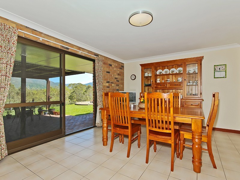 25 Westbourne Drive, Wights Mountain QLD 4520
