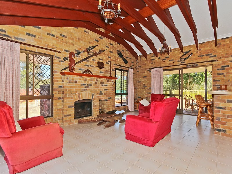 25 Westbourne Drive, Wights Mountain QLD 4520