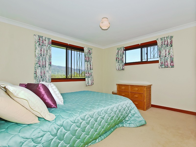 25 Westbourne Drive, Wights Mountain QLD 4520