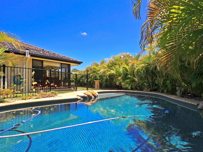 9 Cliff Salisbury, Samford Village QLD 4520