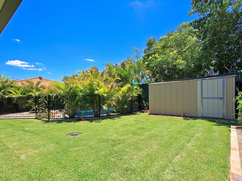 9 Cliff Salisbury, Samford Village QLD 4520