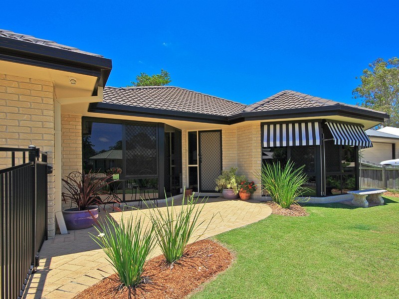 9 Cliff Salisbury, Samford Village QLD 4520