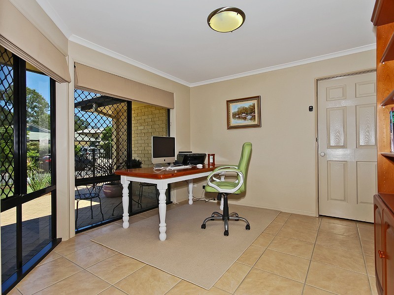 9 Cliff Salisbury, Samford Village QLD 4520