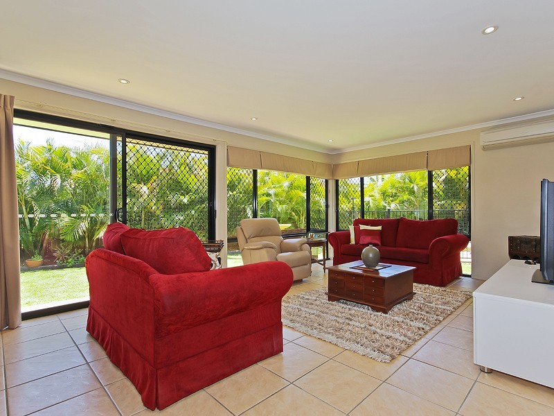 9 Cliff Salisbury, Samford Village QLD 4520