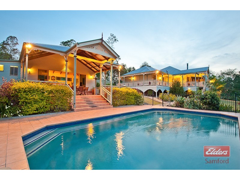 6 Benjamin Close, Samford Valley QLD 4520