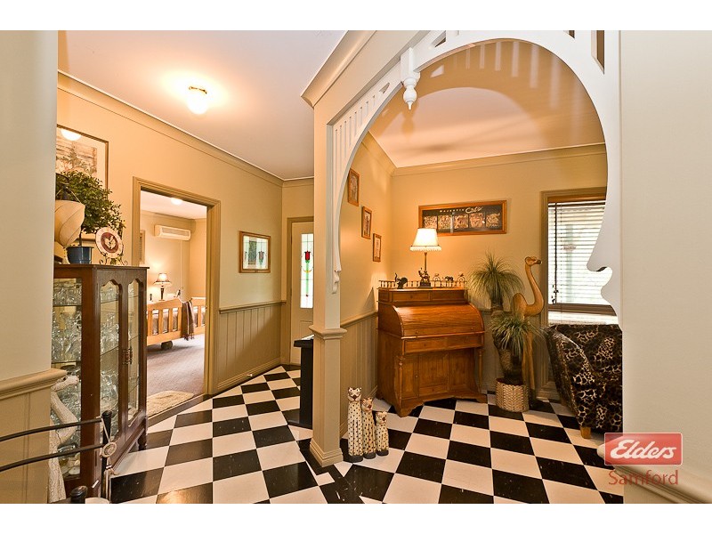 6 Benjamin Close, Samford Valley QLD 4520