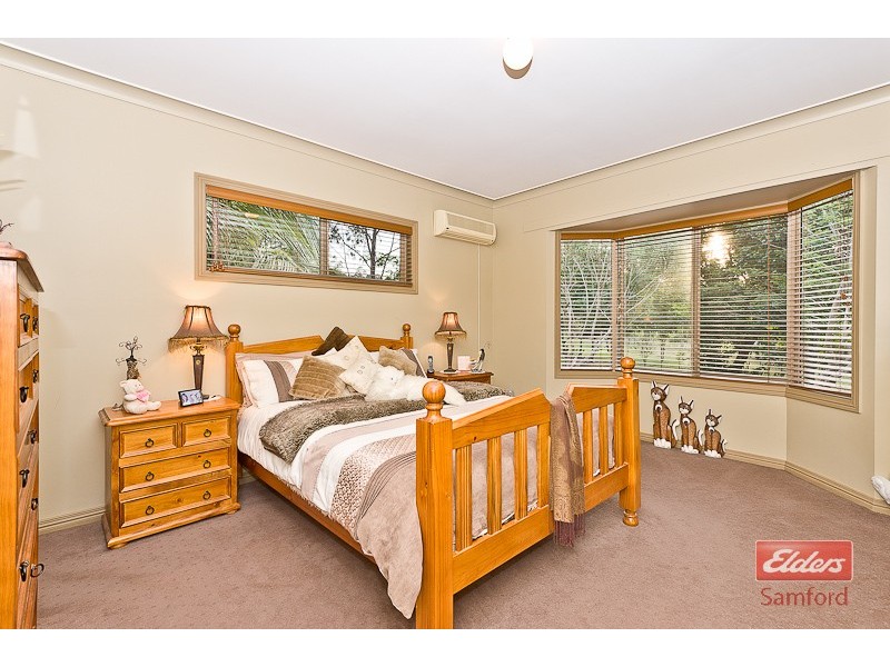 6 Benjamin Close, Samford Valley QLD 4520