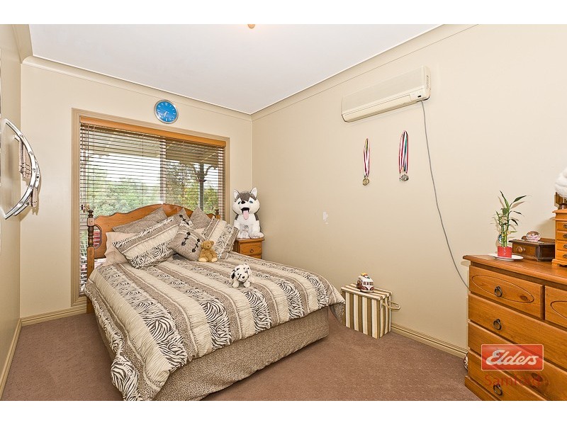 6 Benjamin Close, Samford Valley QLD 4520