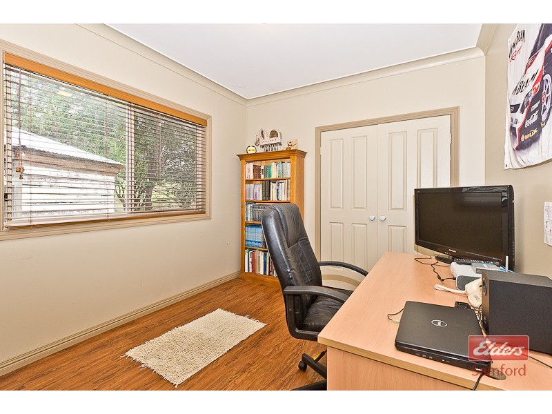 6 Benjamin Close, Samford Valley QLD 4520