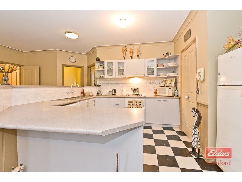 6 Benjamin Close, Samford Valley QLD 4520