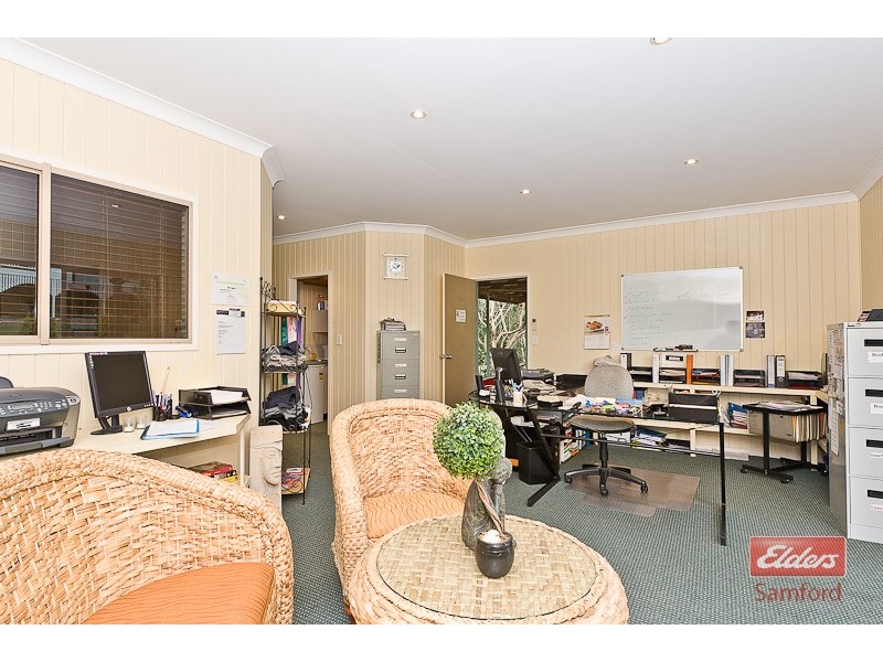 6 Benjamin Close, Samford Valley QLD 4520