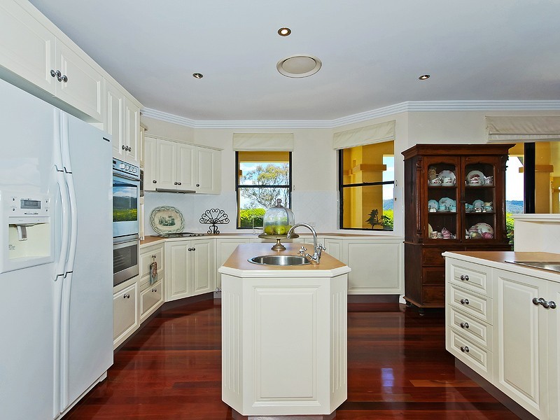 4 Autumnwood Court, Samford Valley QLD 4520