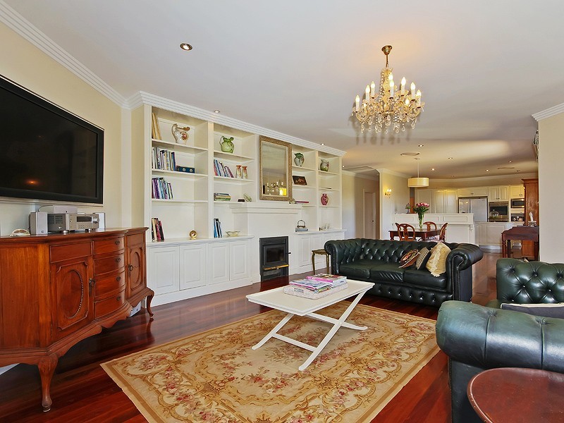 4 Autumnwood Court, Samford Valley QLD 4520